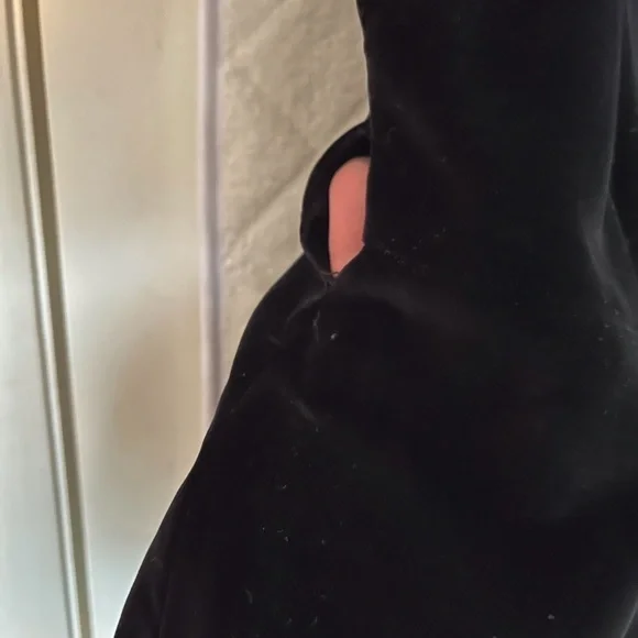 Vintage Black Velvet Dress from the 1950-60’s - Picture 9 of 10